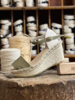 Alpargata plataforma Putxet, Color Kaki. Una altura elegante y sobretodo muy cómoda, varios colores a elegir. Fabricada artesanalmente en Barcelona por La Manual Alpargatera