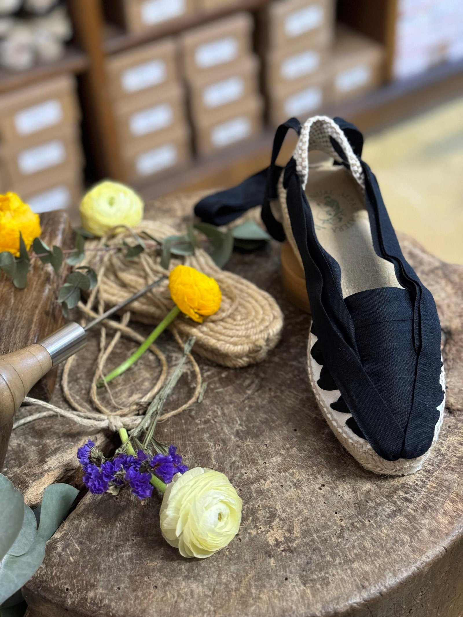 Alpargata Tradicional Pinxo negro,la favorita de Salvador Dali, La Manual Alpargatera