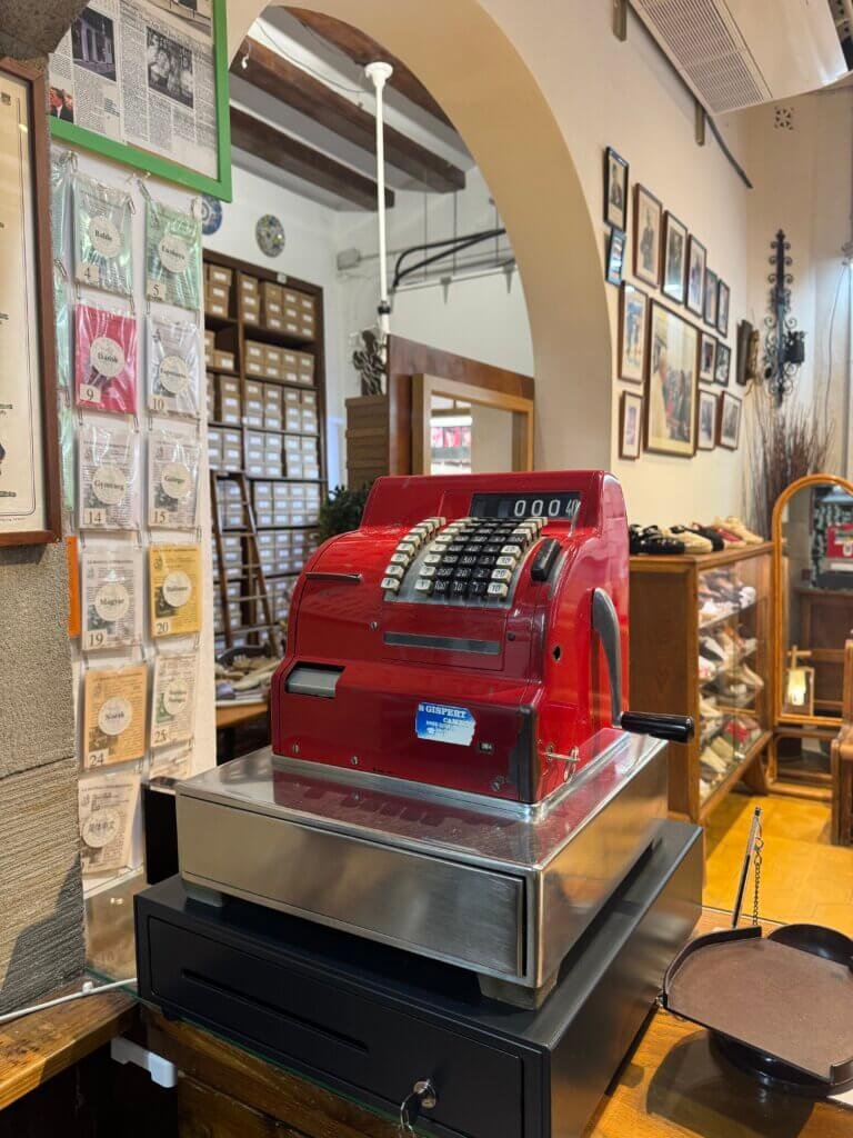 La Caixa de La Manual Alpargatera Barcelona